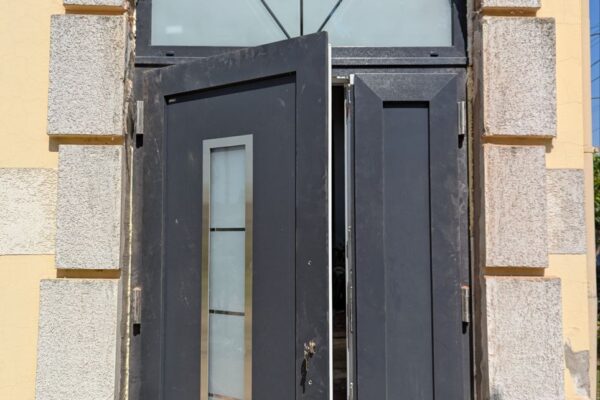 Приховані двері Ужгород (12)