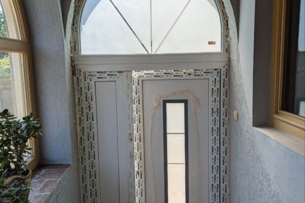 Приховані двері Ужгород (8)